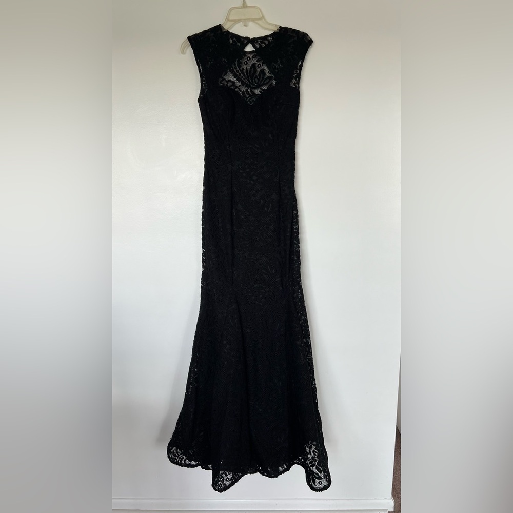 Betsy & Adam Open Back Lace Mermaid Gown